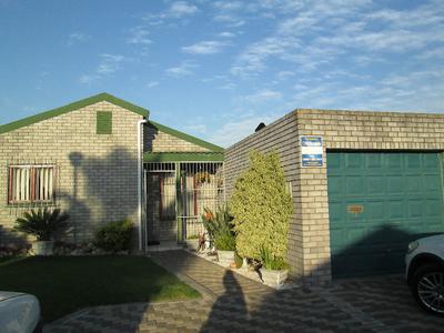 Cluster House For Sale in Durmonte, Durbanville