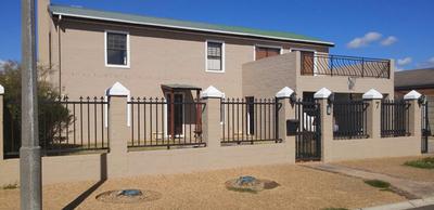 House For Sale in Uitzicht, Durbanville