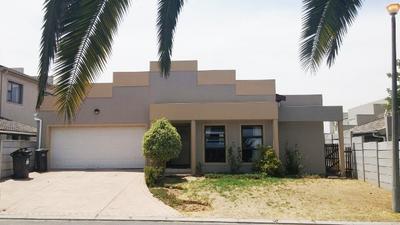 Cluster House For Sale in Durmonte, Durbanville