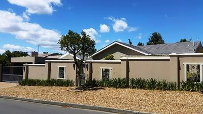 House For Sale in STELLENBERG, BELLVILLE