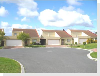 Cluster House For Sale in Uitzicht, Durbanville