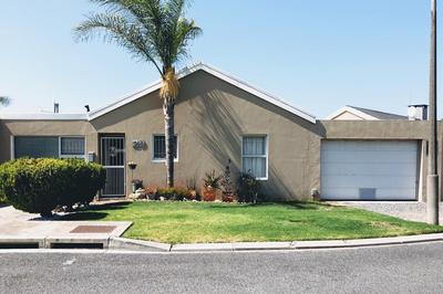 Cluster House For Sale in Brackenfell, Brackenfell